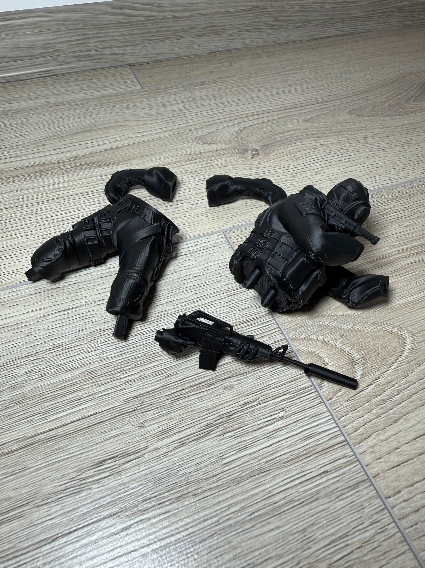 AGENT SAS 17cm