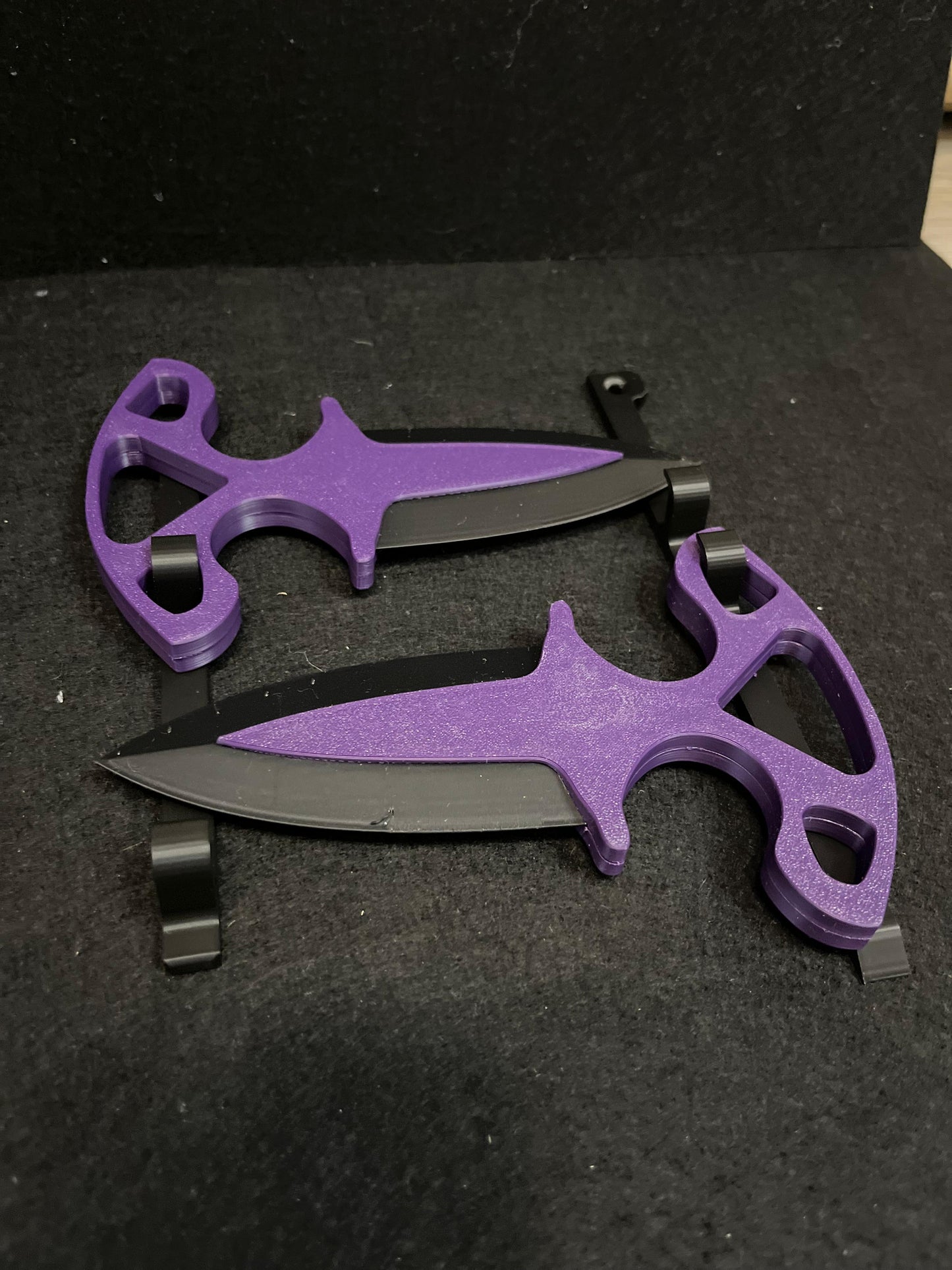 Suport Perete Shadow Daggers