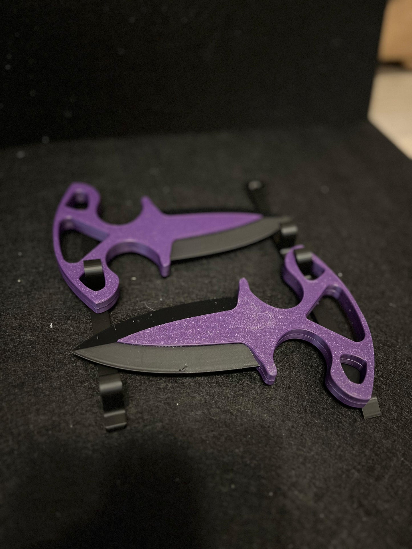 Suport Perete Shadow Daggers