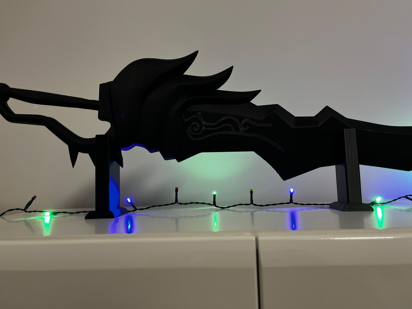 Desk Holder for Swords (Universal)