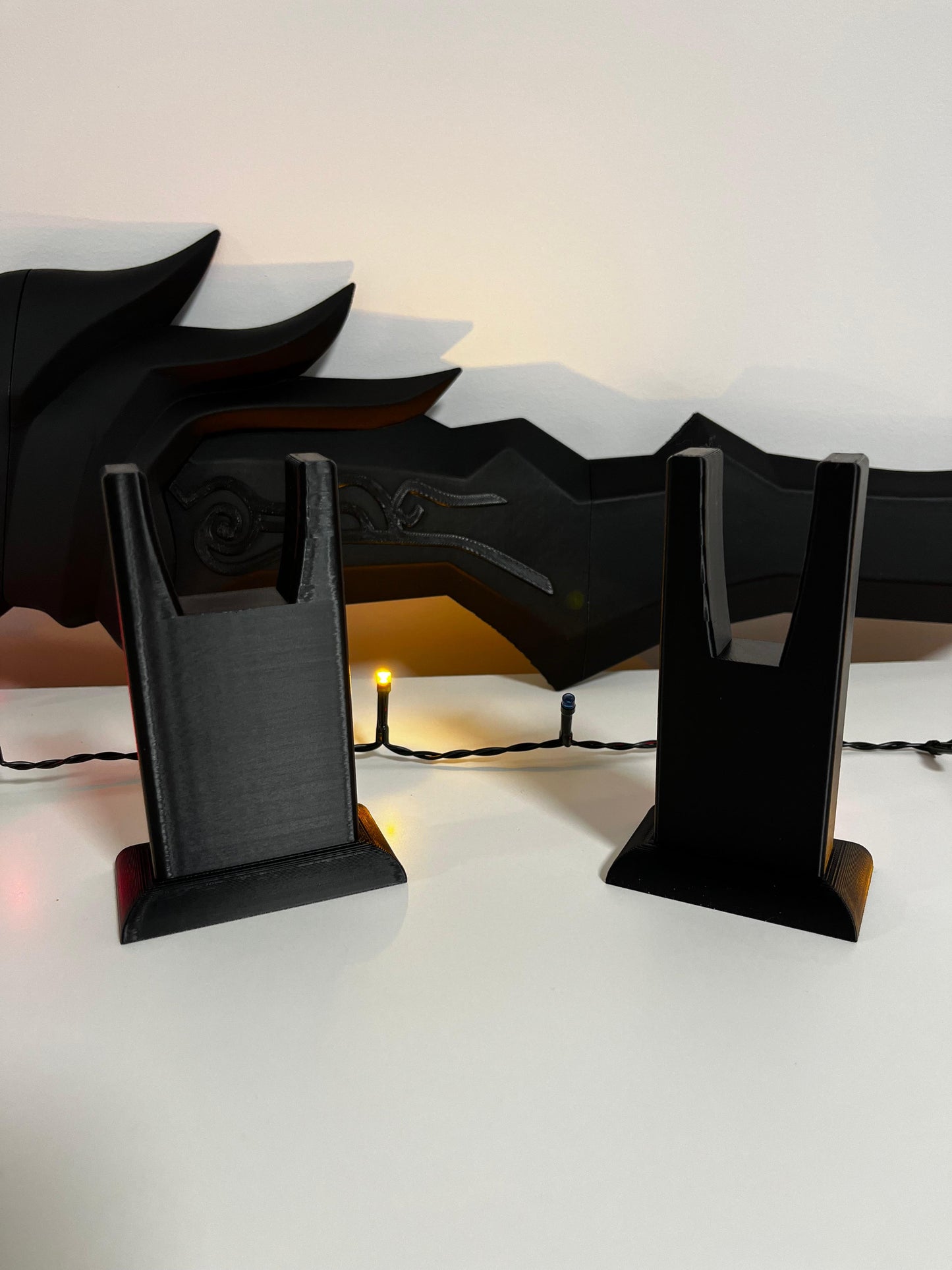 Desk Holder for Swords (Universal)