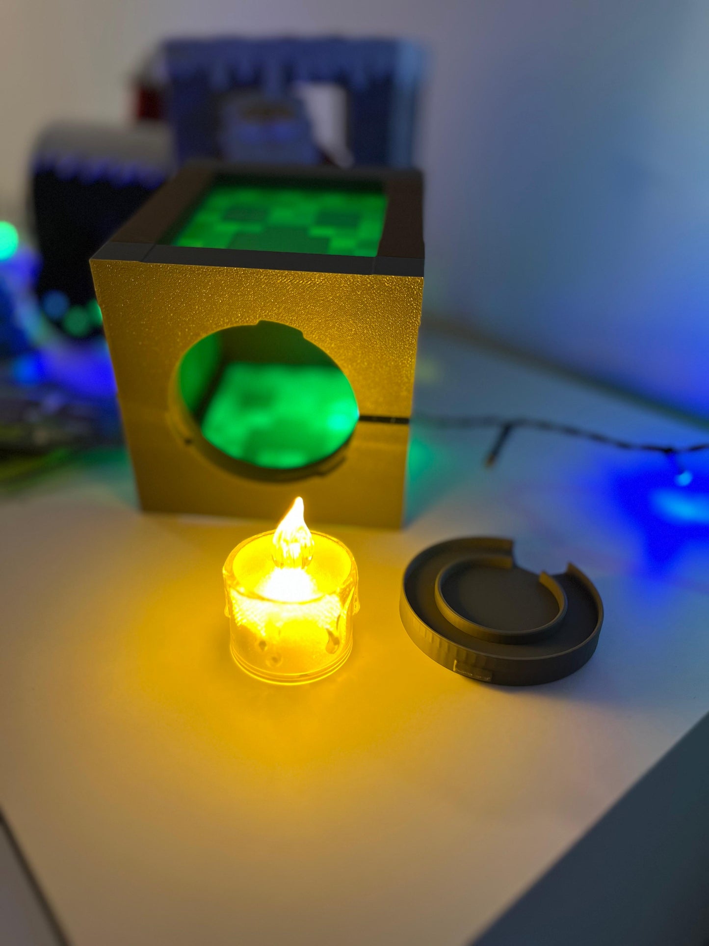 Creeper Minecraft Lamp